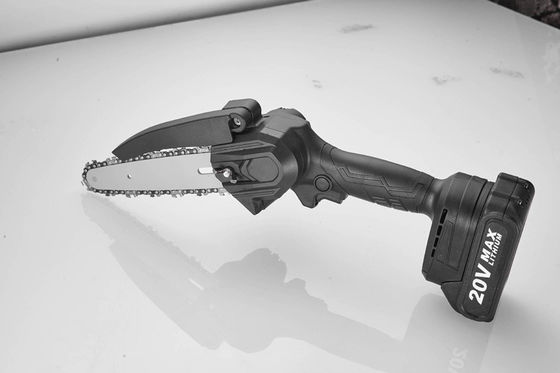 Pièce à chaîne électrique portable de 130 mm sans fil mini-pièce à chaîne pour la coupe de bois DFG4563