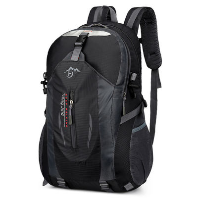 Sac à dos imperméable pour le camping de combat pour le sport en plein air Voyage de randonnée dans le style de simplicité